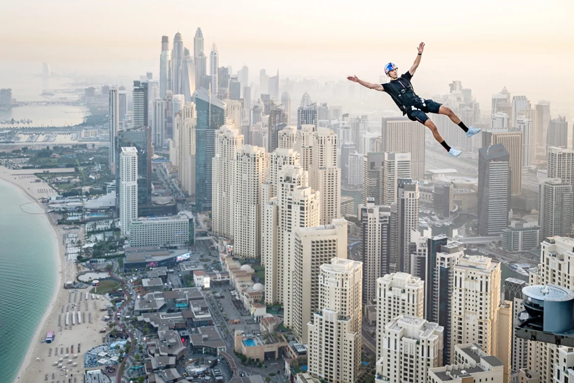American Wakeskater plunges off Dubai skyscraper pool in 'world first'