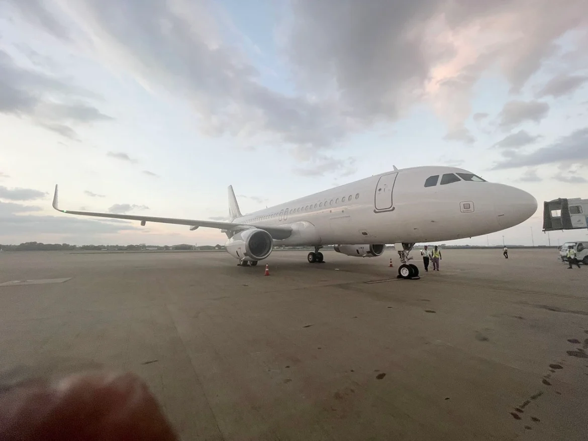 SriLankan Airlines SriLankan Airlines’ Airbus A320 4R – ABS