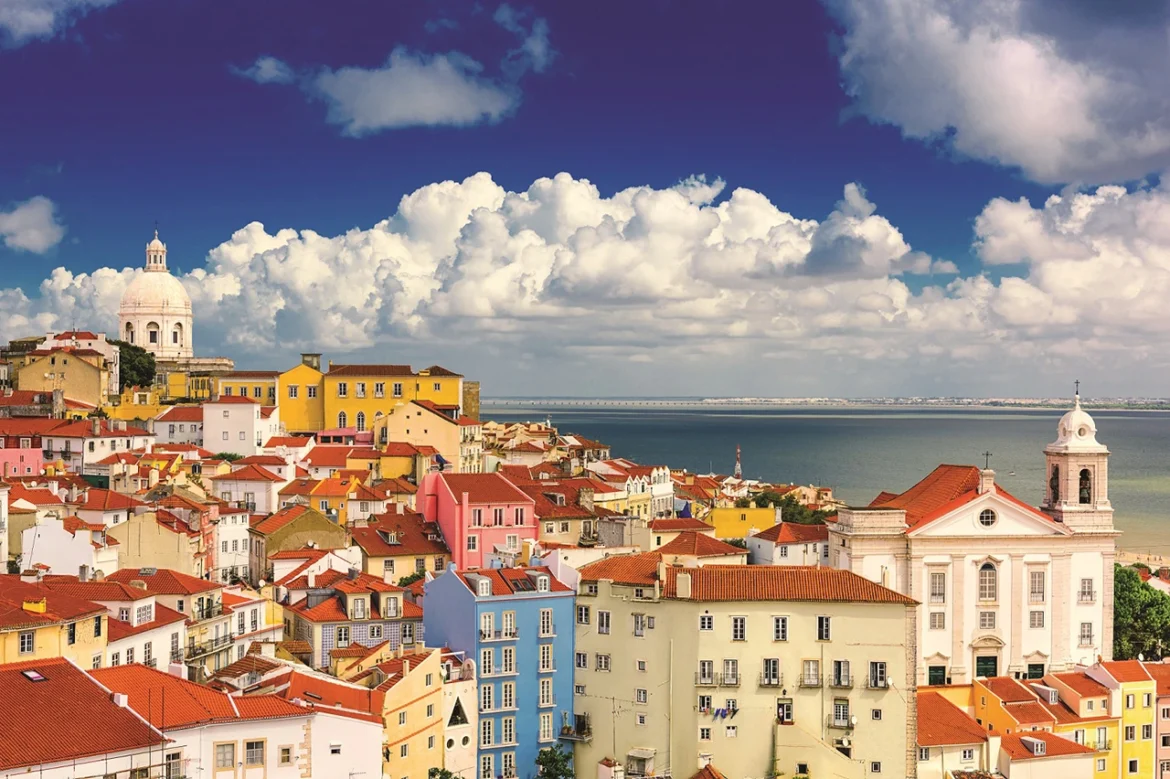 Qatar Airways resumes flights to Lisbon, Portugal