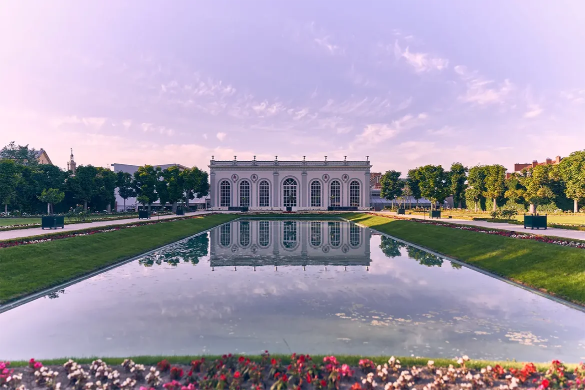 Emirates free trip to Champagne and Paris