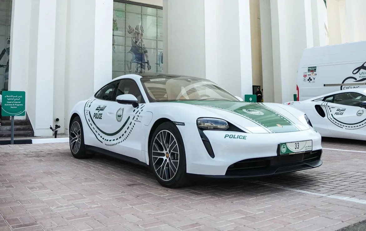 Dubai police cars Dubai Police cars: Porsche Taycan