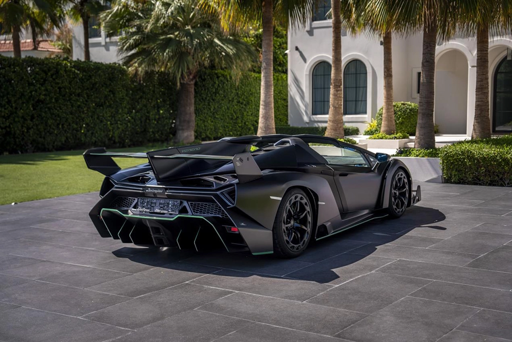 Lamborghini Veneno Roadster 