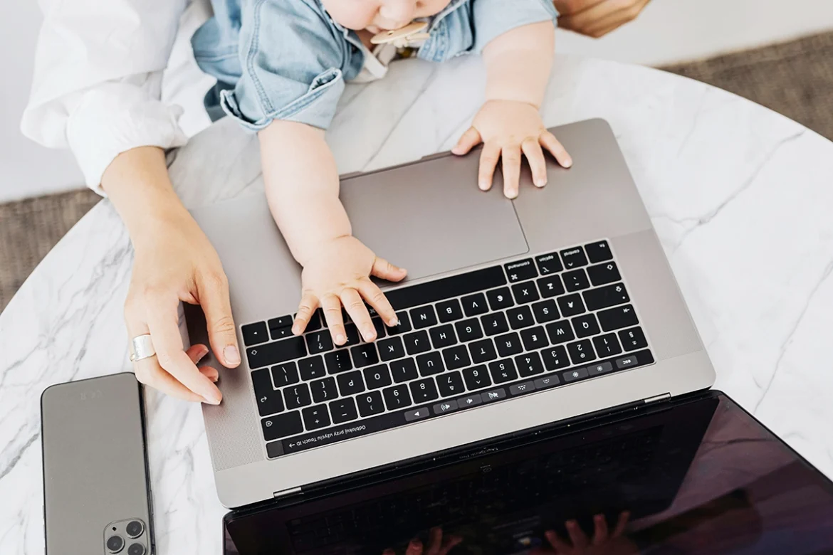 How working mothers can sponsor their children in UAE