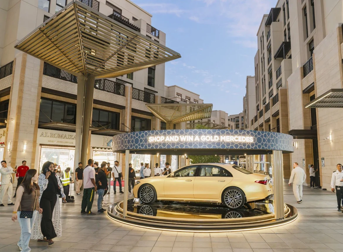 gold Mercedes-Benz S-Class 500